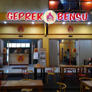 Suasana Outlet Geprek Bensu Pontianak